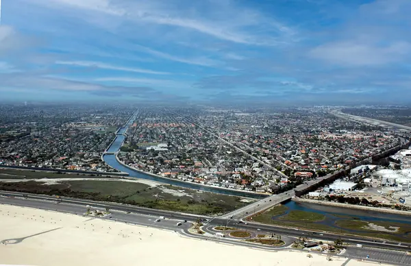 Huntington Beach, about 0.4 miles from Huntington Beach Inn